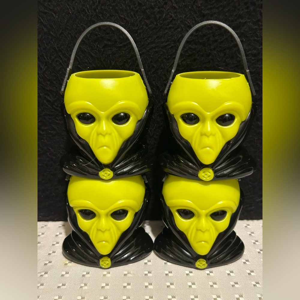 Set Of 4 Vintage-Mini Plastic Alien Halloween Treat Basket
